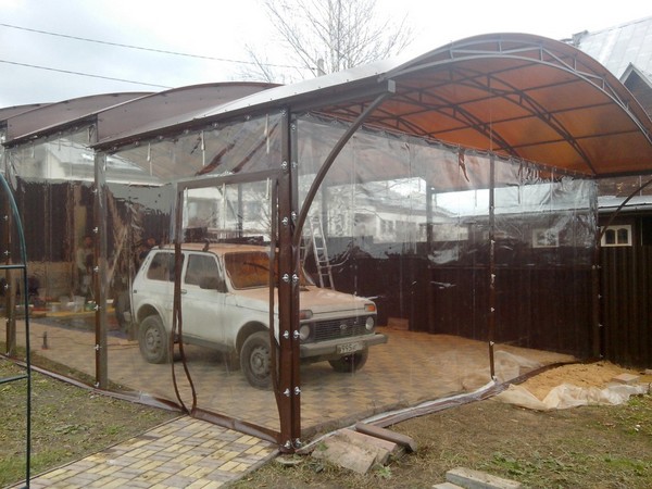 Прозрачные шторы для навеса по бокам